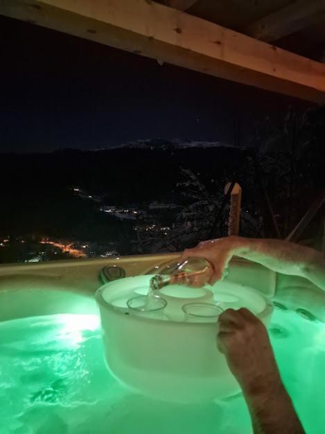 דירות Luster Molden 1 - Med Jacuzzi! מראה חיצוני תמונה